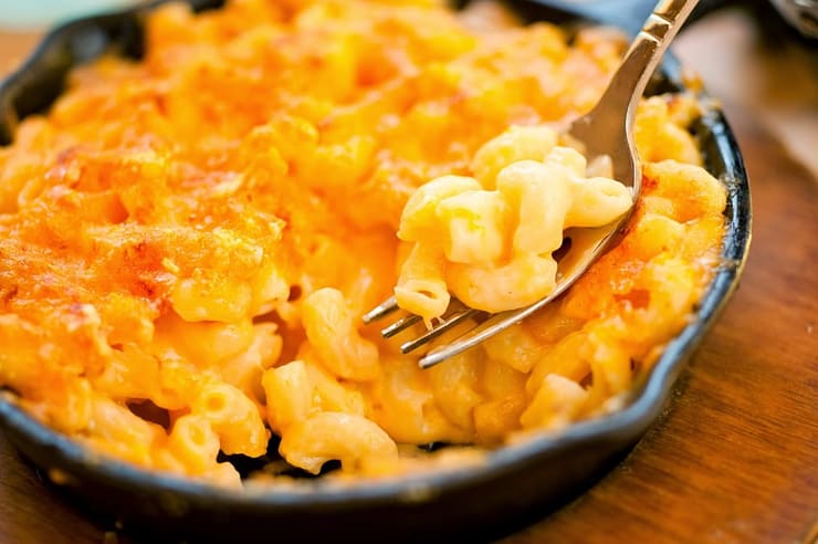 cast iron mac and cheese